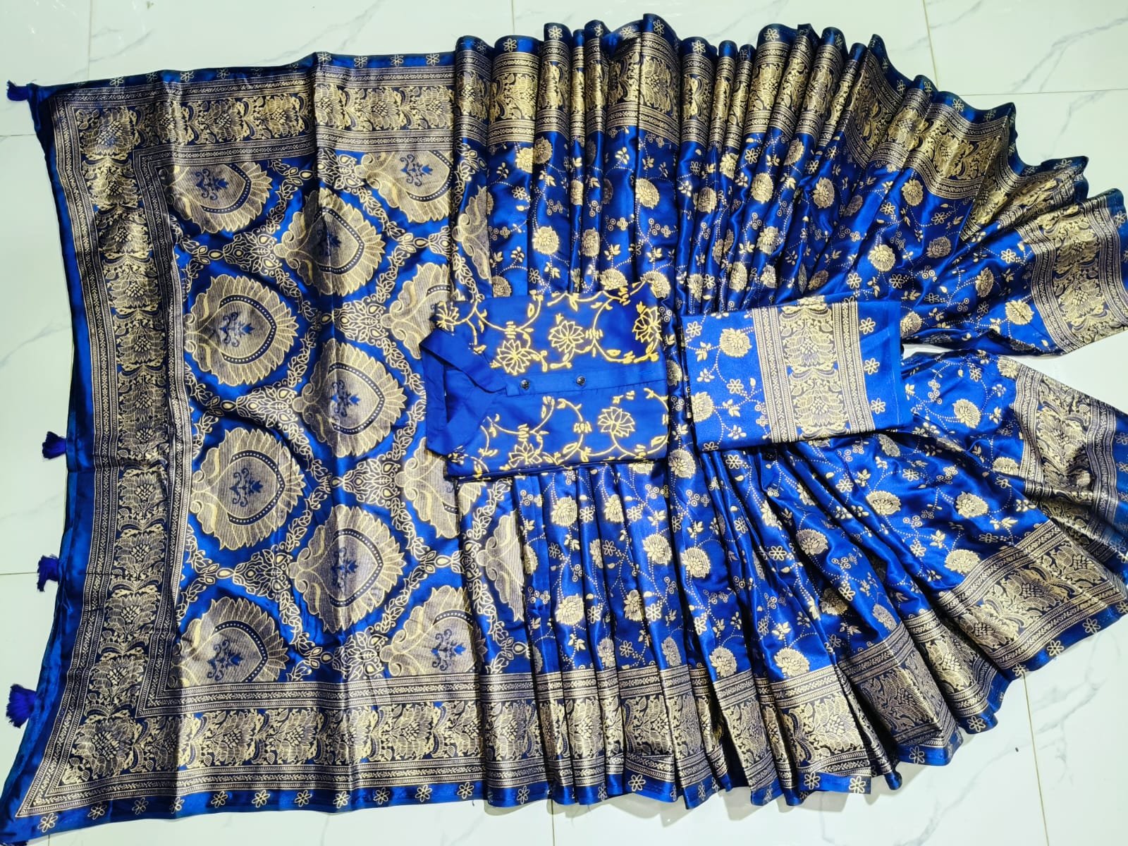 3 জাপানি সিল্ক শাড়ি আর ধুপিয়ান সিল্ক পাঞ্জাবি